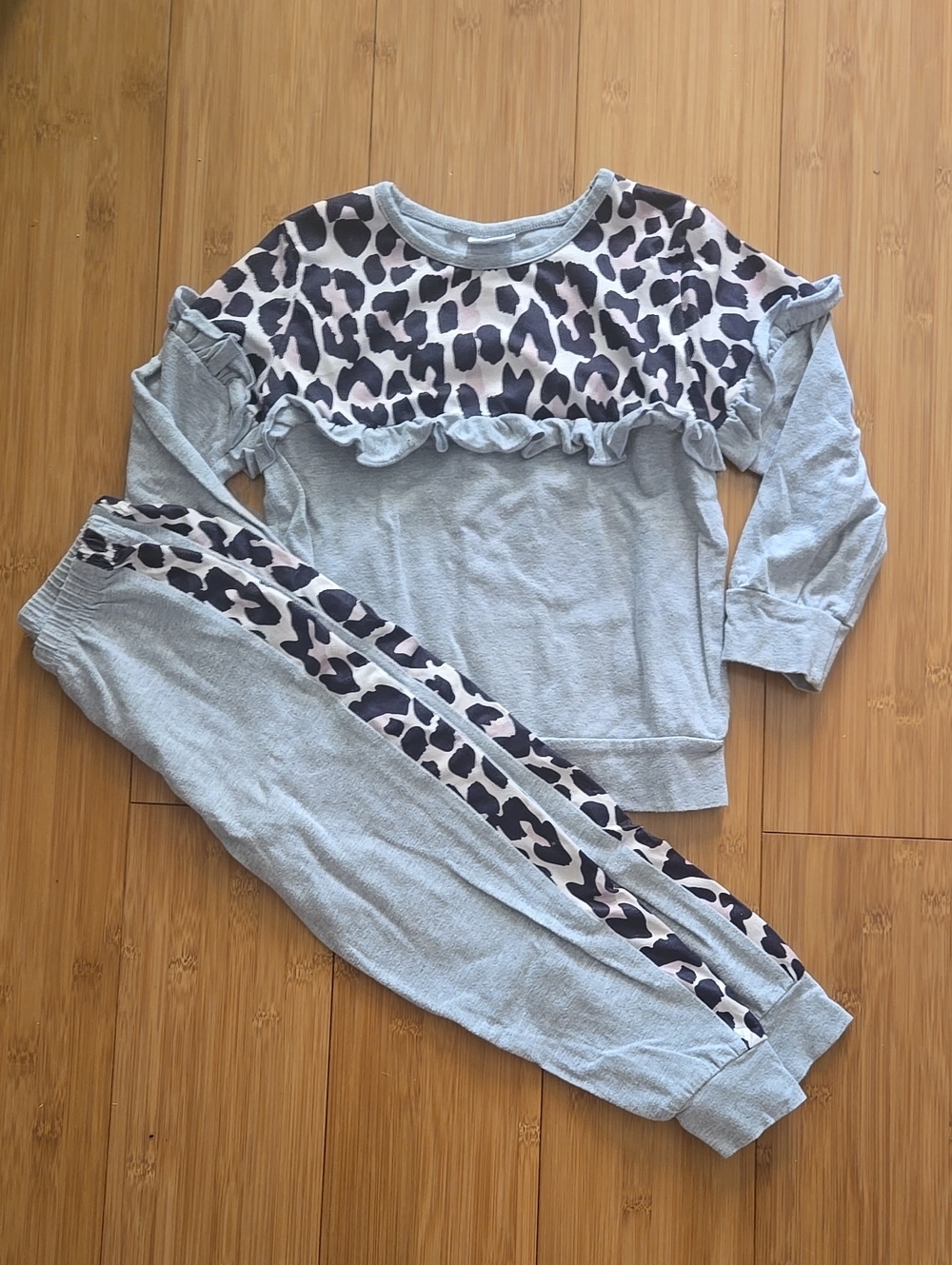 Girls Grey Leopard Ruffle Jogger Set - 5/6